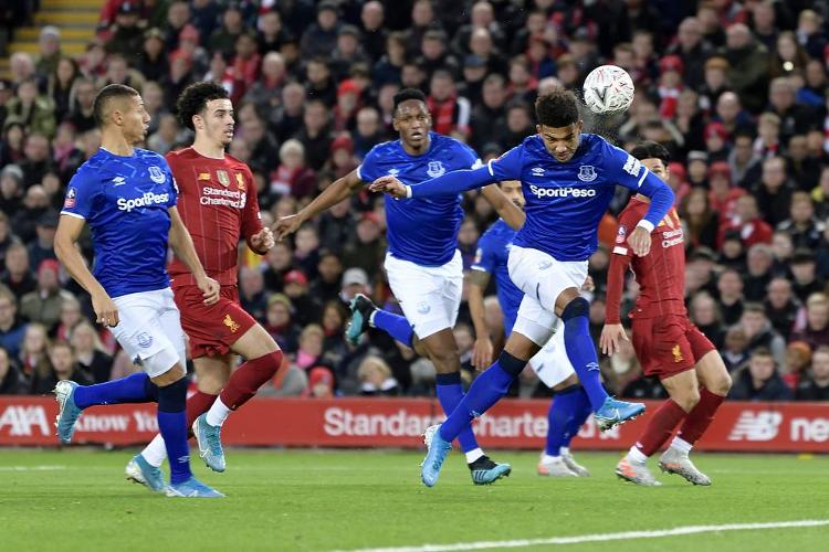 欧冠半场：A·席尔瓦中柱，戴维失良机，尤文暂0-0帕福斯