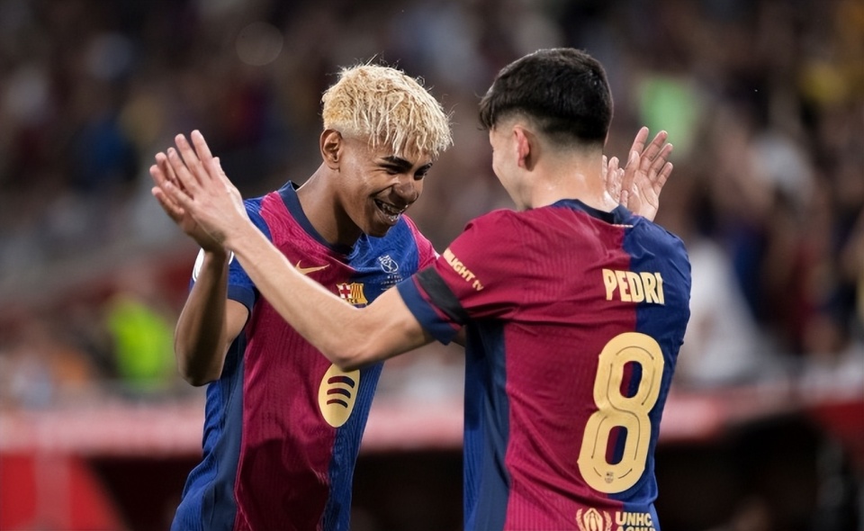 康宁汉姆半场15+7+4，超七成命中率带队领先17分