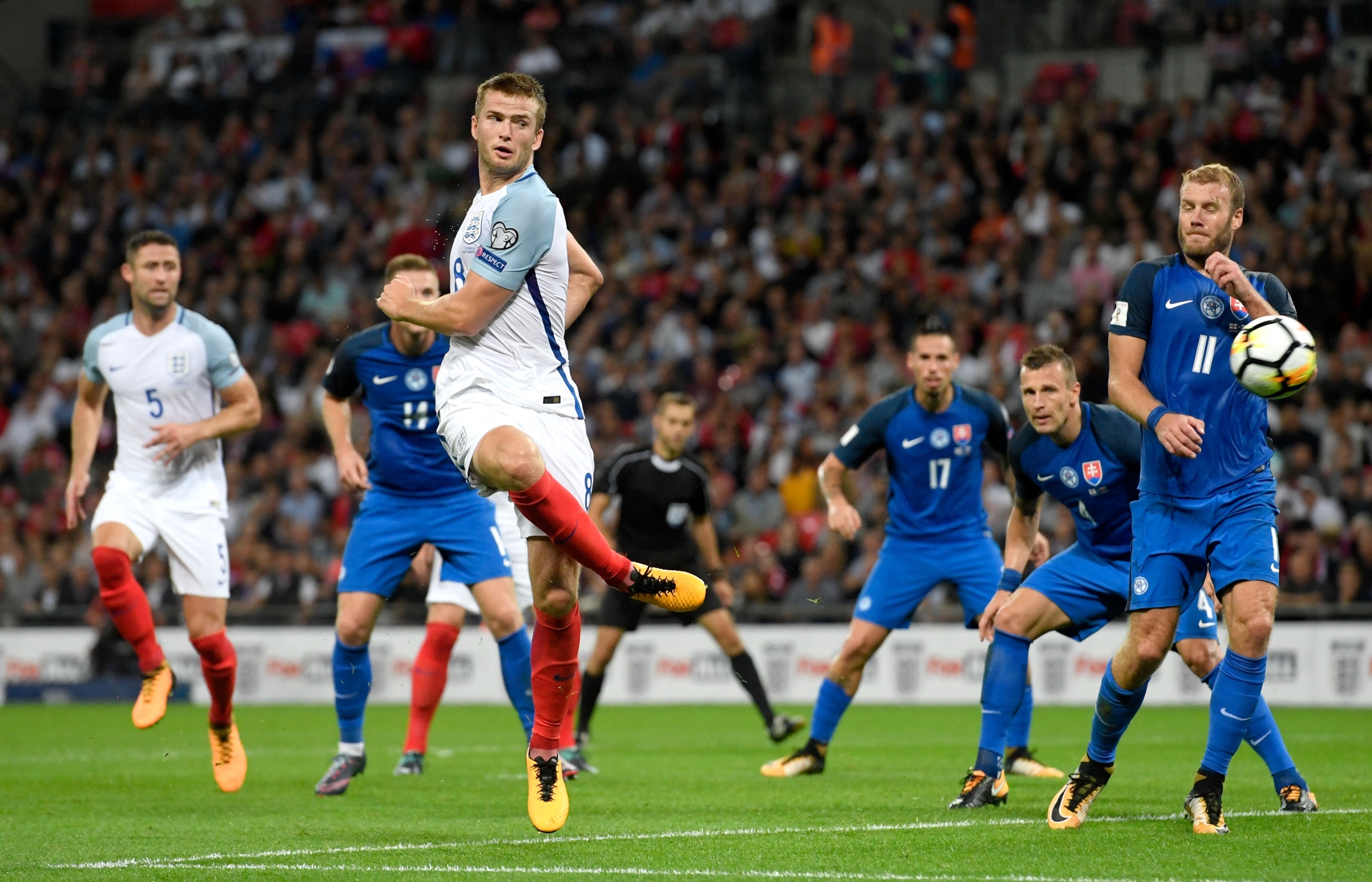 中国冰壶男队5-2轻取菲律宾：迎落选赛三连胜！对手遭压制提前认输