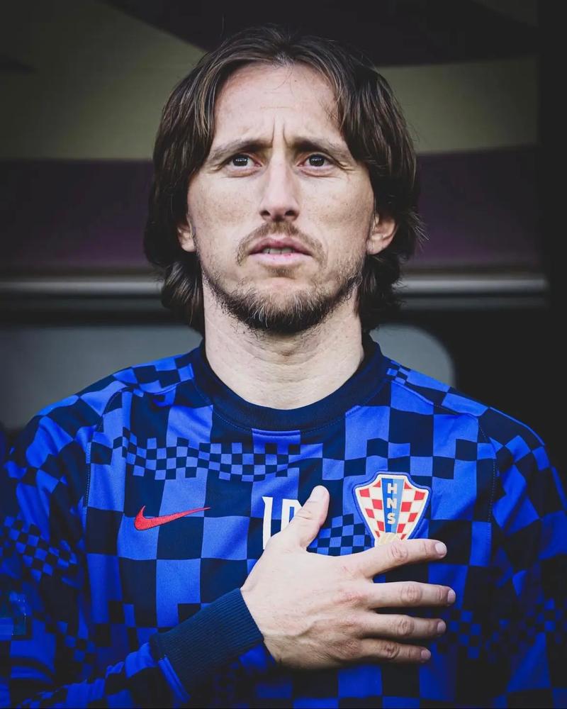 霍伊伦德：从曼联到那不勒斯的传奇转变