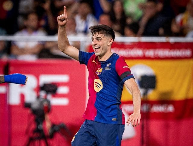 点射+助攻，B费再次当选曼联球迷票选的队内最佳球员